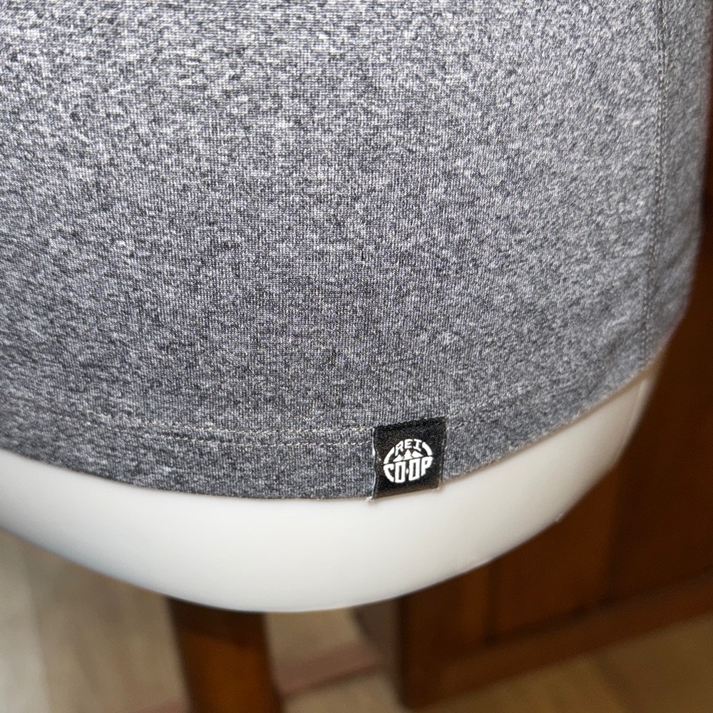 REI CO-OP Charcoal size XS Heather Women's Short Sleeve Tee shirt - Picture 4 of 7